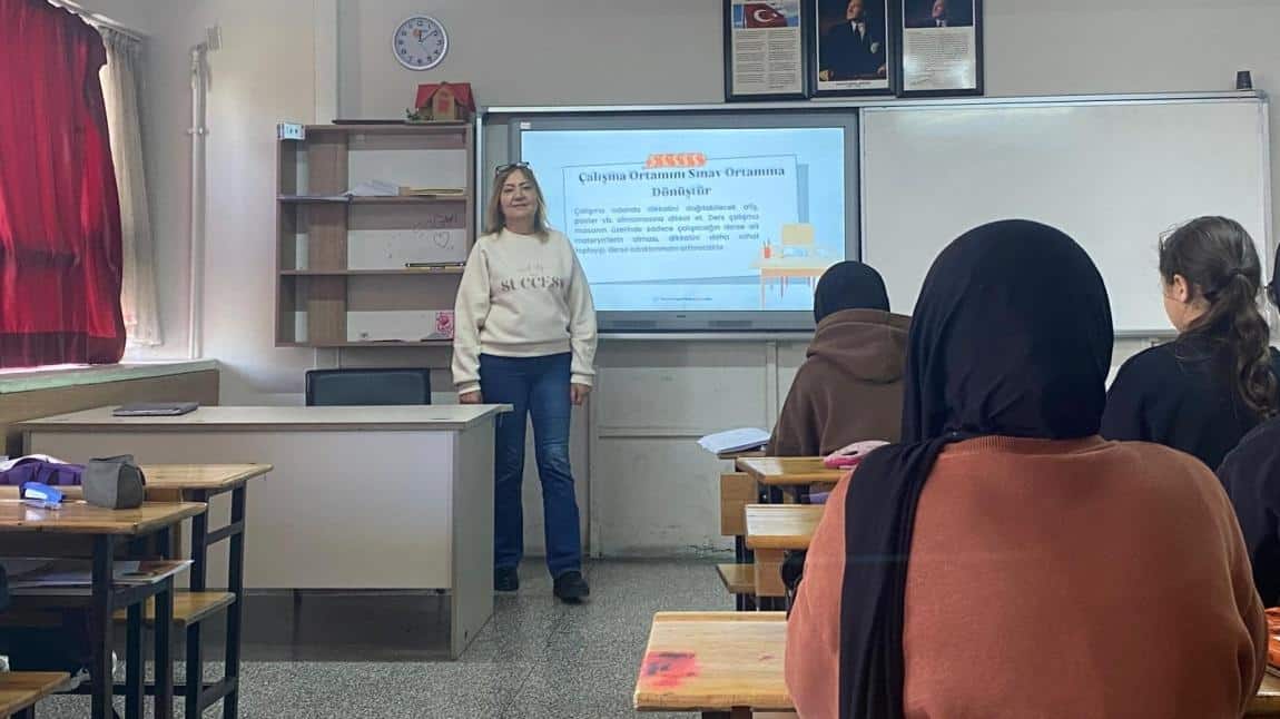 Rehberlik servisimizden 'Dikkat ve Odaklanma' temalı seminer düzenledik.